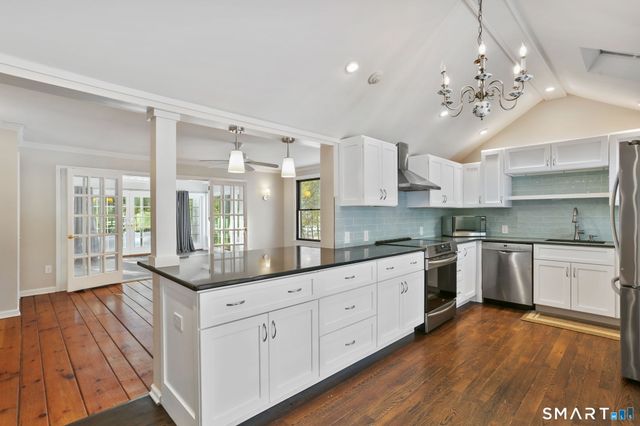 815 Valley Road, New Canaan, CT 06840