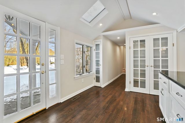 815 Valley Road, New Canaan, CT 06840