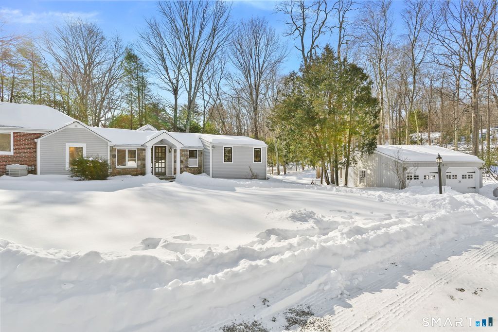 815 Valley Road, New Canaan, CT 06840