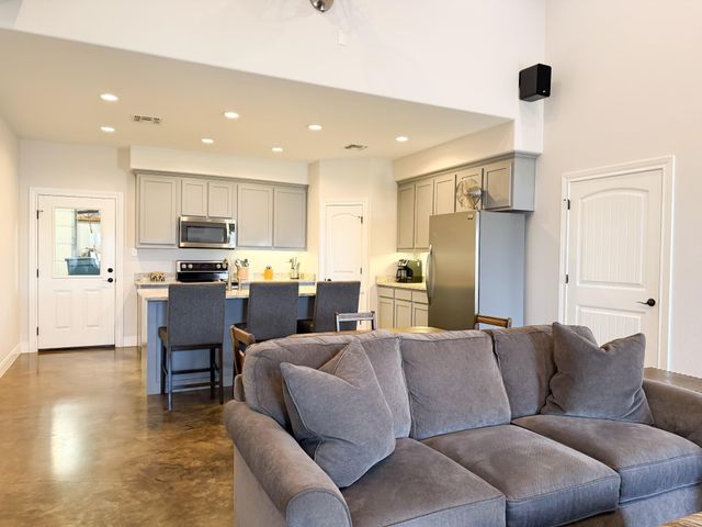 3883 Lcr 750, Thornton, TX 76687