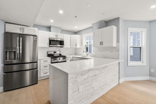 679 Columbia Road 4, Boston, MA 02125