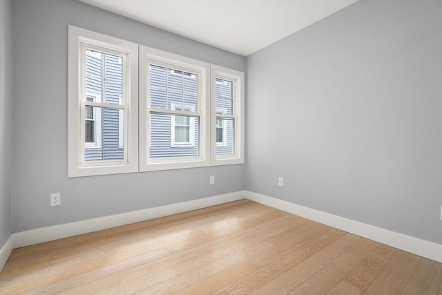 679 Columbia Road 4, Boston, MA 02125