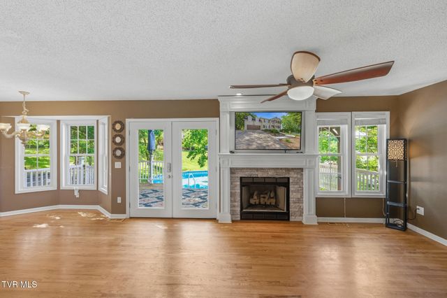 1188 White Top Road, Bluff City, TN 37618