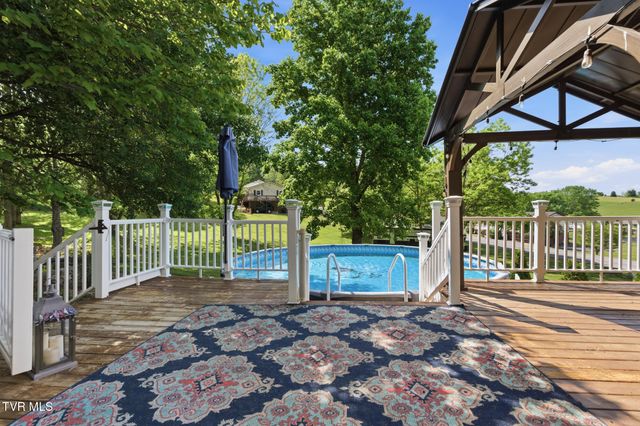 1188 White Top Road, Bluff City, TN 37618