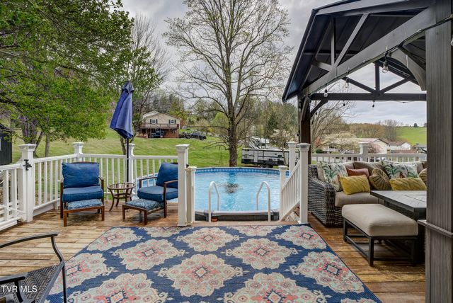 1188 White Top Road, Bluff City, TN 37618
