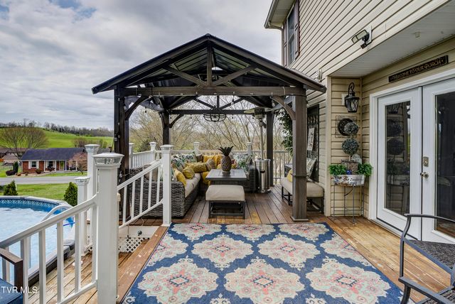 1188 White Top Road, Bluff City, TN 37618