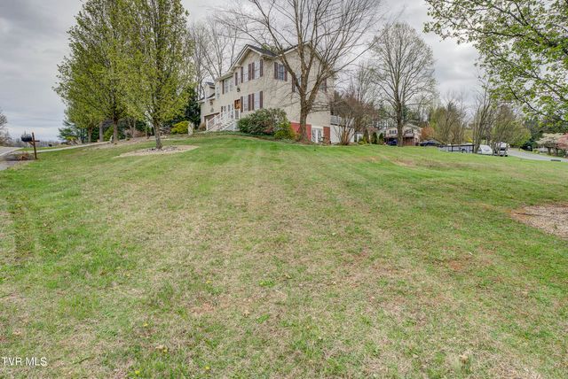 1188 White Top Road, Bluff City, TN 37618