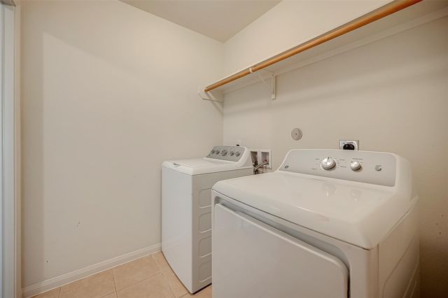 346 Apache Field Lane, La Marque, TX 77568
