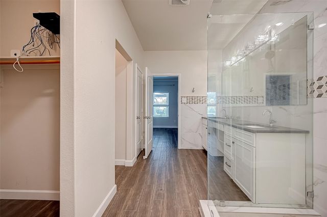 346 Apache Field Lane, La Marque, TX 77568