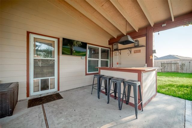 346 Apache Field Lane, La Marque, TX 77568