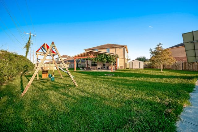 346 Apache Field Lane, La Marque, TX 77568