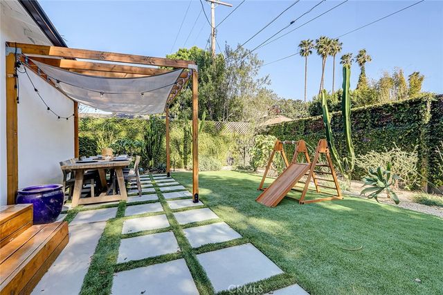 11912 Mccune, Los Angeles, CA 90066