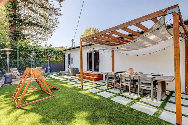 11912 Mccune, Los Angeles, CA 90066