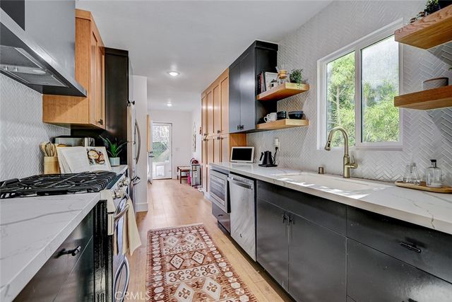 11912 Mccune, Los Angeles, CA 90066