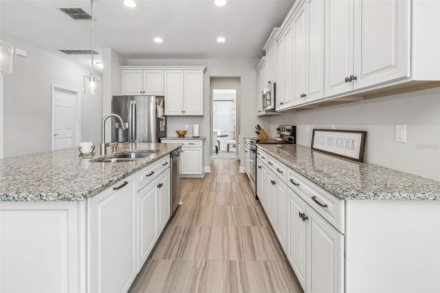 19328 BREYNIA DR, Lutz, FL 33558