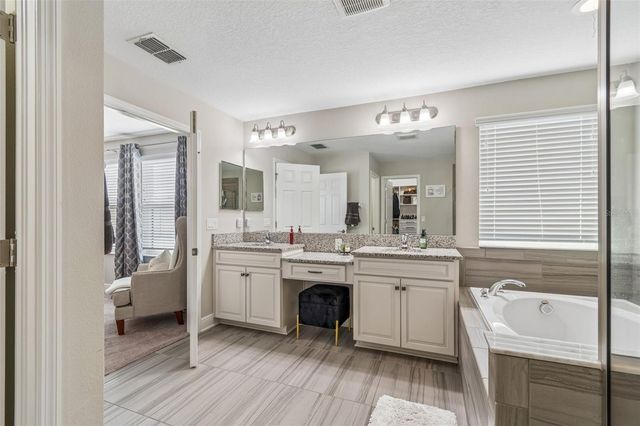 19328 BREYNIA DR, Lutz, FL 33558