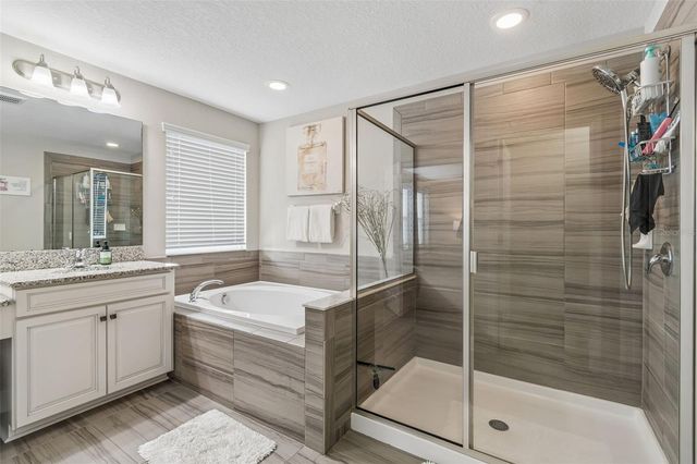 19328 BREYNIA DR, Lutz, FL 33558