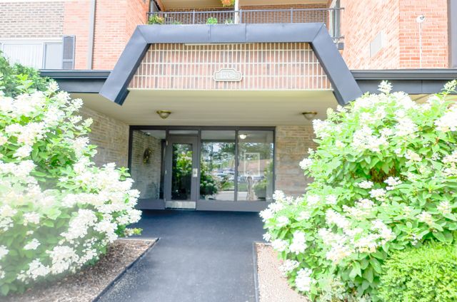 1206 S New Wilke Road 108, Arlington Heights, IL 60005