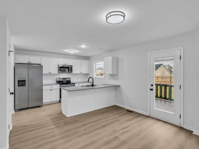 1321 Loren Cir, Clarksville, TN 37042