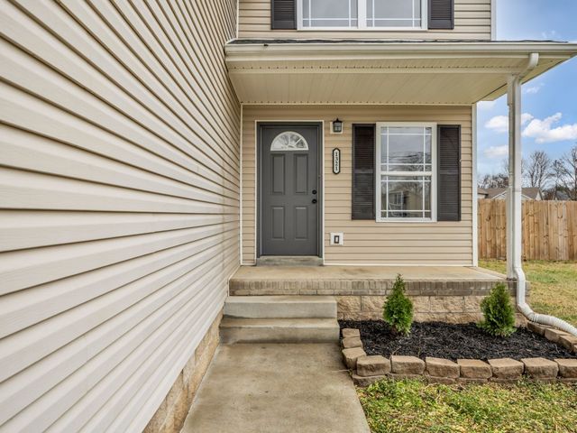 1321 Loren Cir, Clarksville, TN 37042