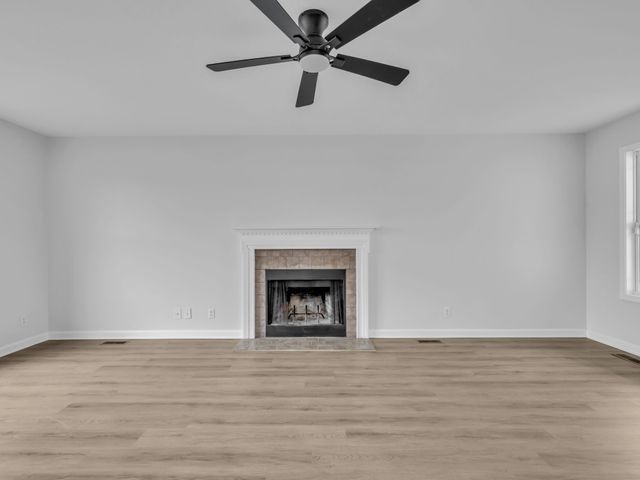 1321 Loren Cir, Clarksville, TN 37042