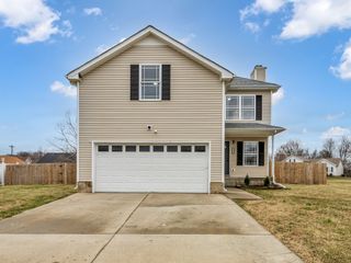 1321 Loren Cir, Clarksville, TN 37042