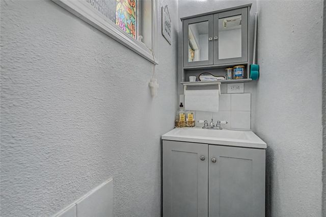 1012 Joyce Street, Houston, TX 77009
