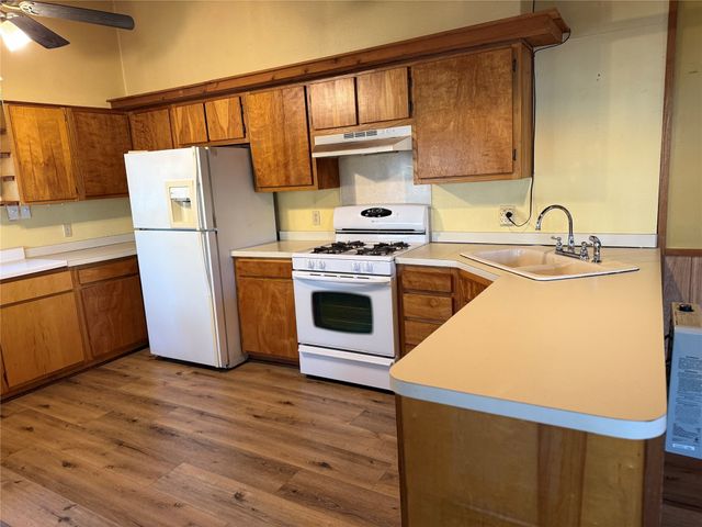 1533 Willow Drive, Wills Point, TX 75169