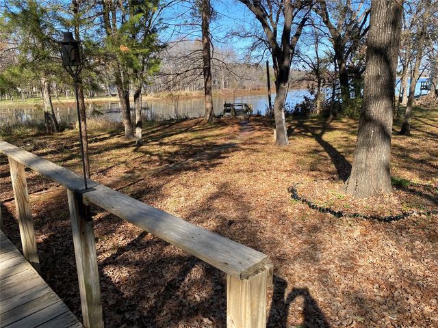 1533 Willow Drive, Wills Point, TX 75169