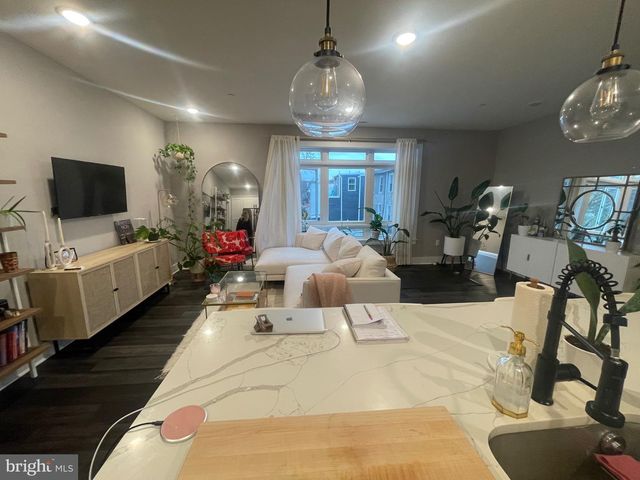 4007 RIDGE, Philadelphia, PA 19129