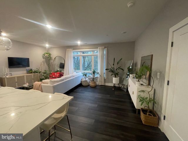 4007 RIDGE, Philadelphia, PA 19129