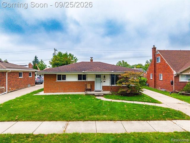20811 Crestmont Lane, Dearborn Heights, MI 48127