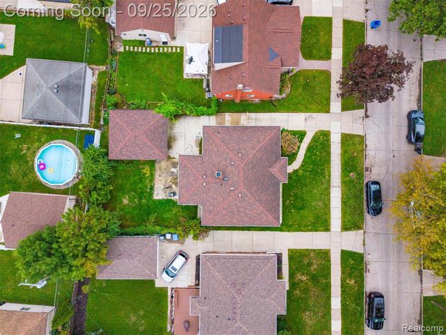 20811 Crestmont Lane, Dearborn Heights, MI 48127