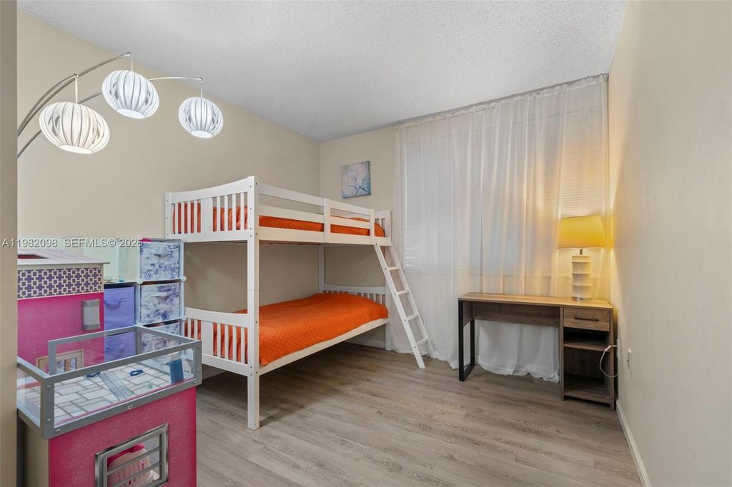 Image 21 of property listing at 17125 N Bay Rd 3312, Sunny Isles Beach, FL 33160