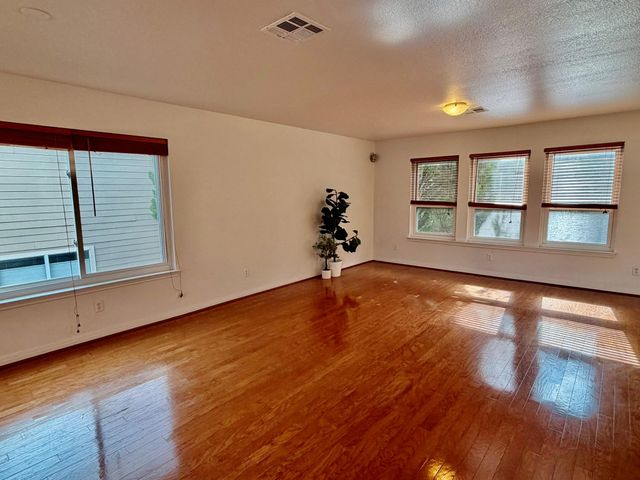 4807 E Oltorf ST B, Austin, TX 78741
