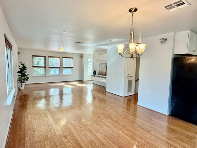4807 E Oltorf ST B, Austin, TX 78741