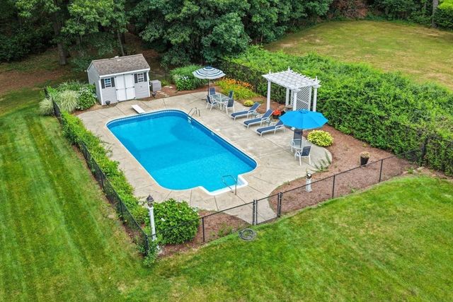 799 Hanover St, Hanover, MA 02339