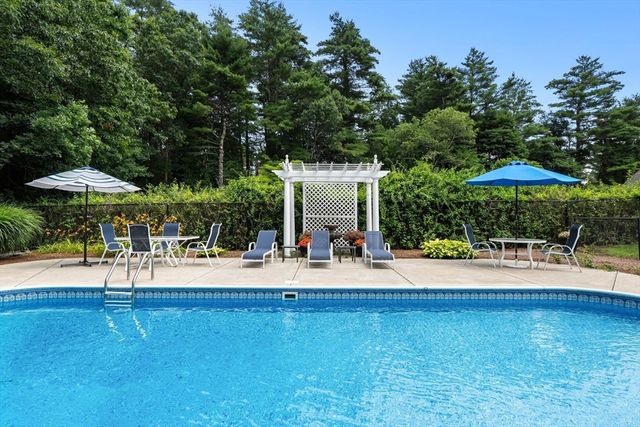 799 Hanover St, Hanover, MA 02339