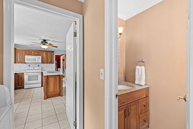 799 Hanover St, Hanover, MA 02339