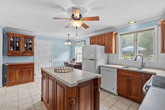 799 Hanover St, Hanover, MA 02339
