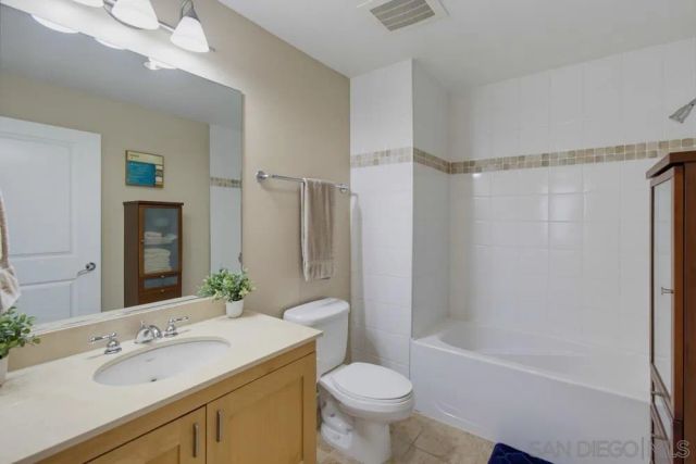 475 Redwood St 403, San Diego, CA 92103