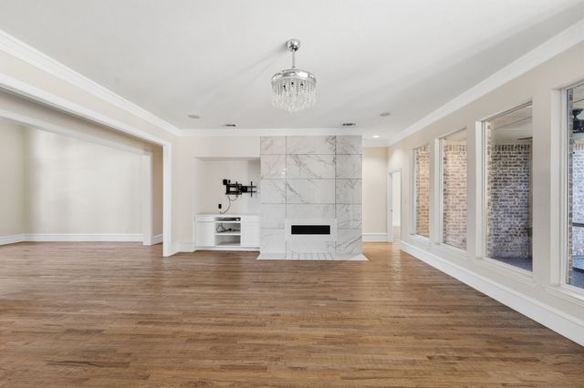 2533 Green Oak Drive, Carrollton, TX 75010