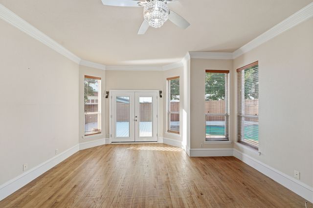 2533 Green Oak Drive, Carrollton, TX 75010