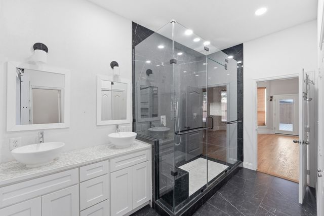 2533 Green Oak Drive, Carrollton, TX 75010