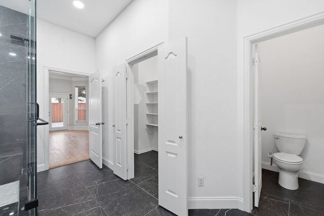 2533 Green Oak Drive, Carrollton, TX 75010