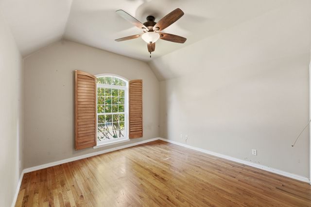 2533 Green Oak Drive, Carrollton, TX 75010