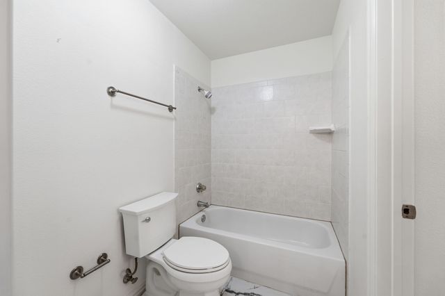 2533 Green Oak Drive, Carrollton, TX 75010