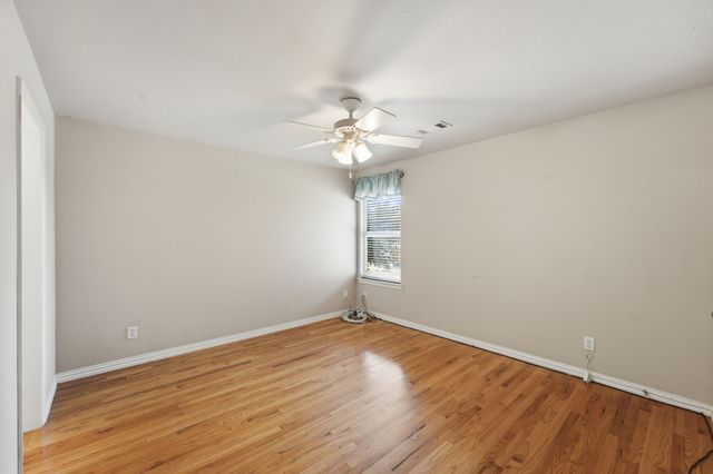 2533 Green Oak Drive, Carrollton, TX 75010