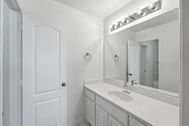 2533 Green Oak Drive, Carrollton, TX 75010