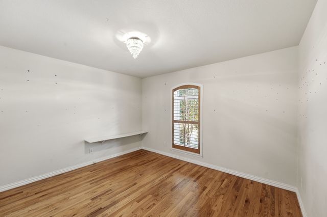 2533 Green Oak Drive, Carrollton, TX 75010